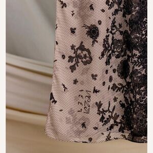 VELA CHANTILLY LACE STANDARD SIZE